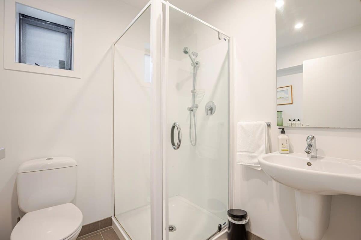 Stylish And Serene Living In Kohimarama Auckland Extérieur photo