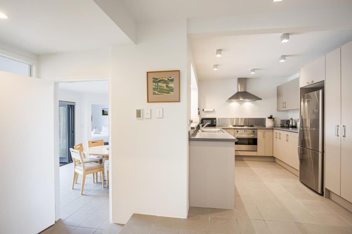 Stylish And Serene Living In Kohimarama Auckland Extérieur photo